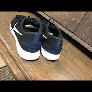 Like new condition Men’s Nike Free Run size 11